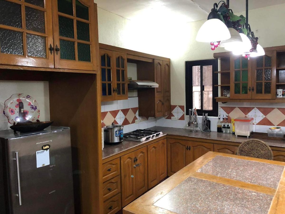 Tagaytay Bnr Guesthouse 4Br With Balcony 12-14 Guest Tagaytay City Εξωτερικό φωτογραφία