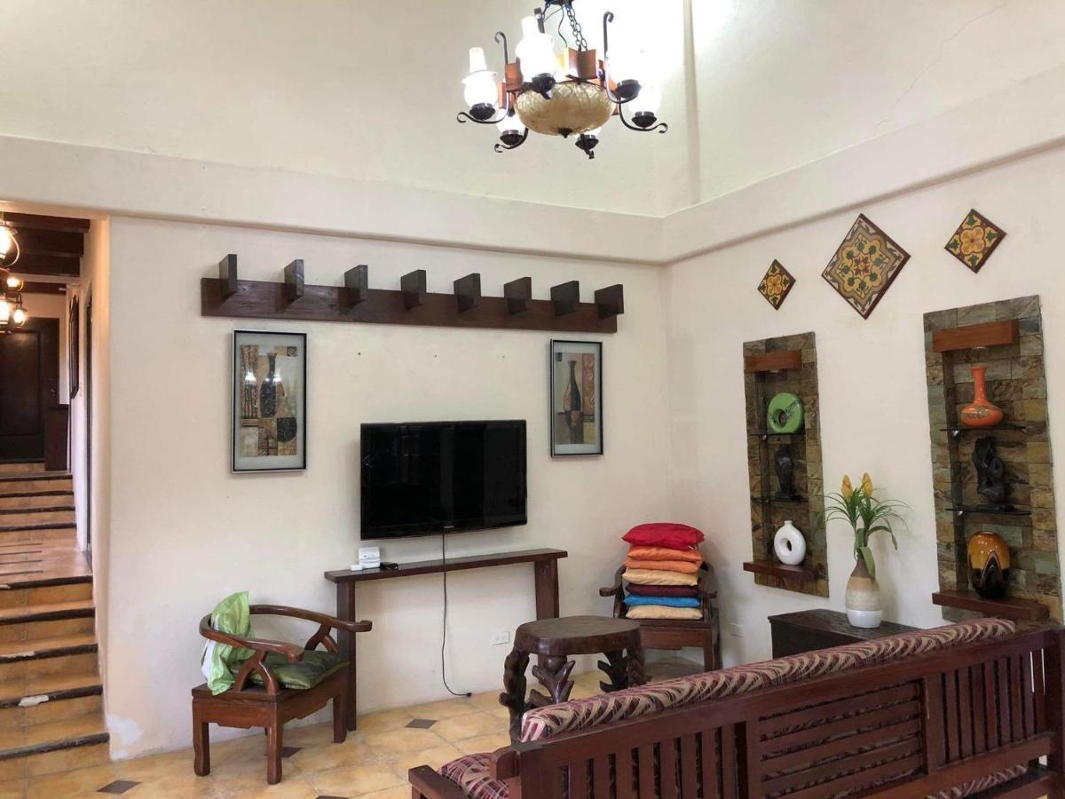 Tagaytay Bnr Guesthouse 4Br With Balcony 12-14 Guest Tagaytay City Εξωτερικό φωτογραφία
